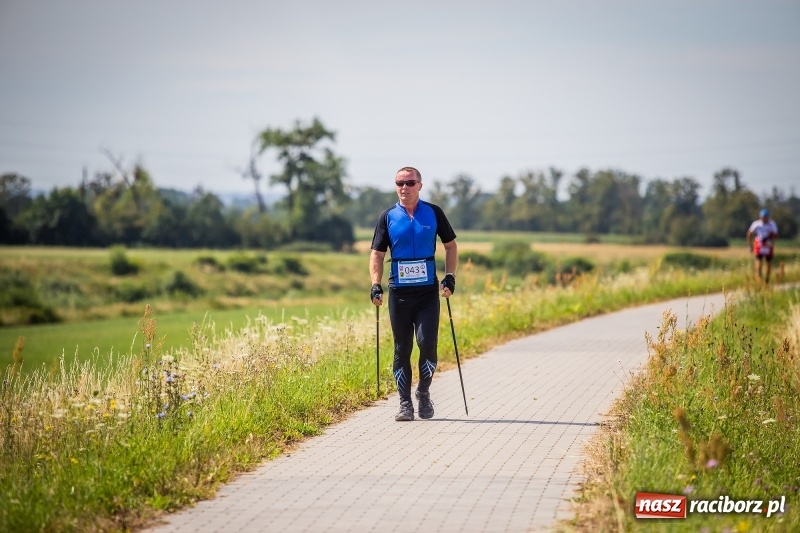 Zdjęcie w galerii na portalu naszraciborz.pl: Nordic Walking koroną wałów w Raciborzu wiadomości z regionu