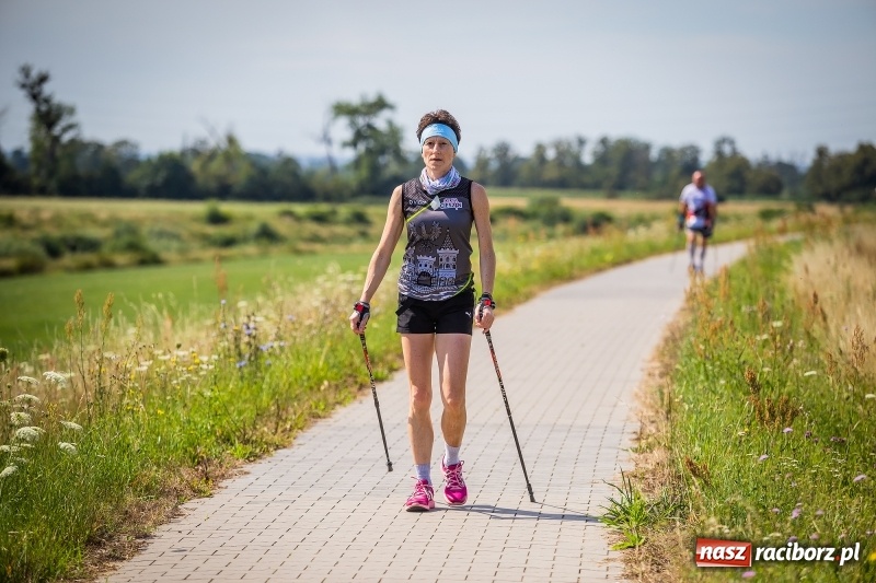 Zdjęcie w galerii na portalu naszraciborz.pl: Nordic Walking koroną wałów w Raciborzu wiadomości z regionu