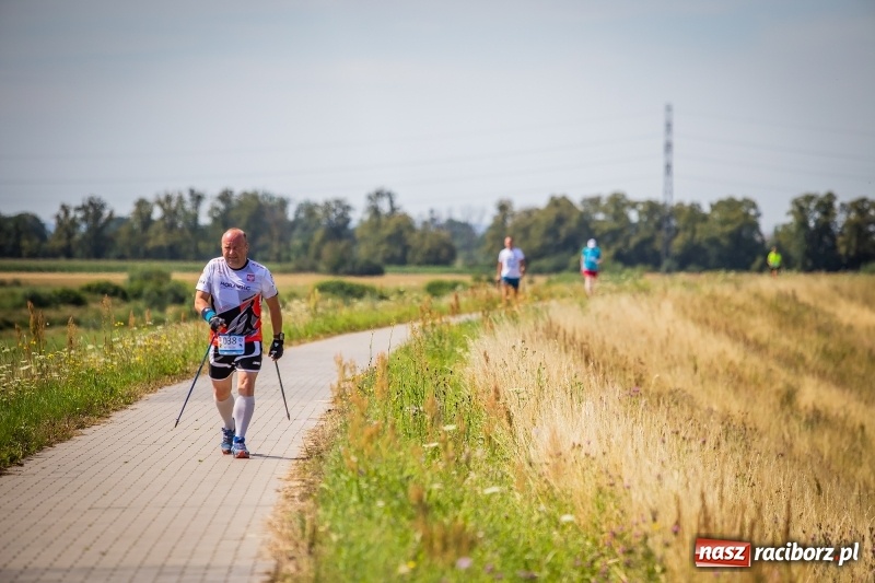 Zdjęcie w galerii na portalu naszraciborz.pl: Nordic Walking koroną wałów w Raciborzu wiadomości z regionu