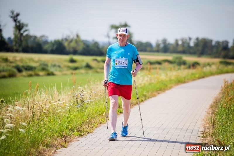 Zdjęcie w galerii na portalu naszraciborz.pl: Nordic Walking koroną wałów w Raciborzu wiadomości z regionu