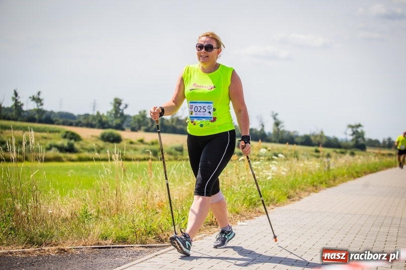 Zdjęcie w galerii na portalu naszraciborz.pl: Nordic Walking koroną wałów w Raciborzu wiadomości z regionu
