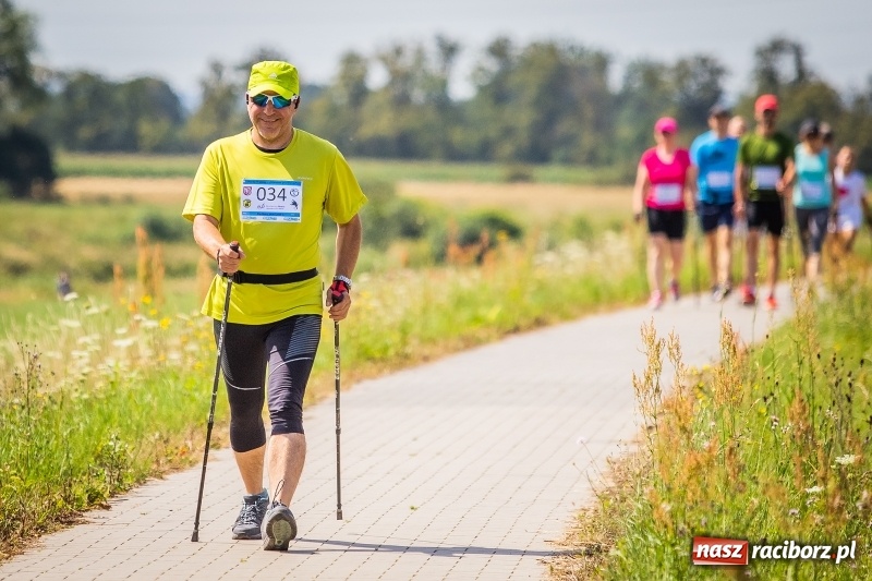 Zdjęcie w galerii na portalu naszraciborz.pl: Nordic Walking koroną wałów w Raciborzu wiadomości z regionu