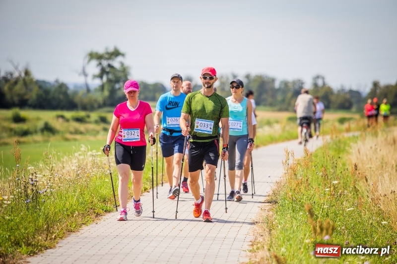 Zdjęcie w galerii na portalu naszraciborz.pl: Nordic Walking koroną wałów w Raciborzu wiadomości z regionu
