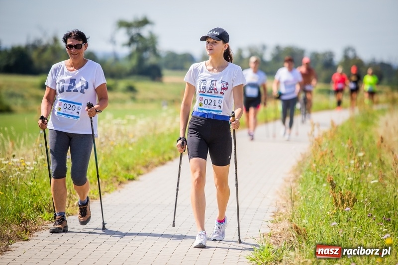 Zdjęcie w galerii na portalu naszraciborz.pl: Nordic Walking koroną wałów w Raciborzu wiadomości z regionu