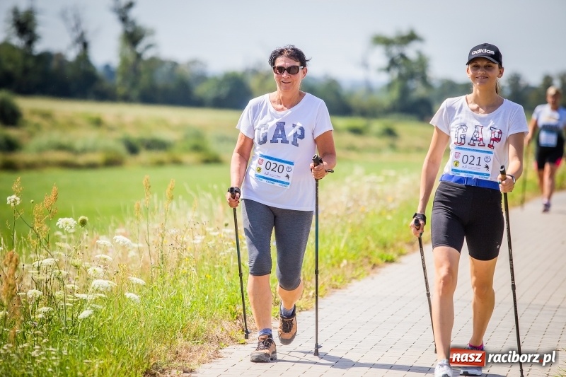 Zdjęcie w galerii na portalu naszraciborz.pl: Nordic Walking koroną wałów w Raciborzu wiadomości z regionu