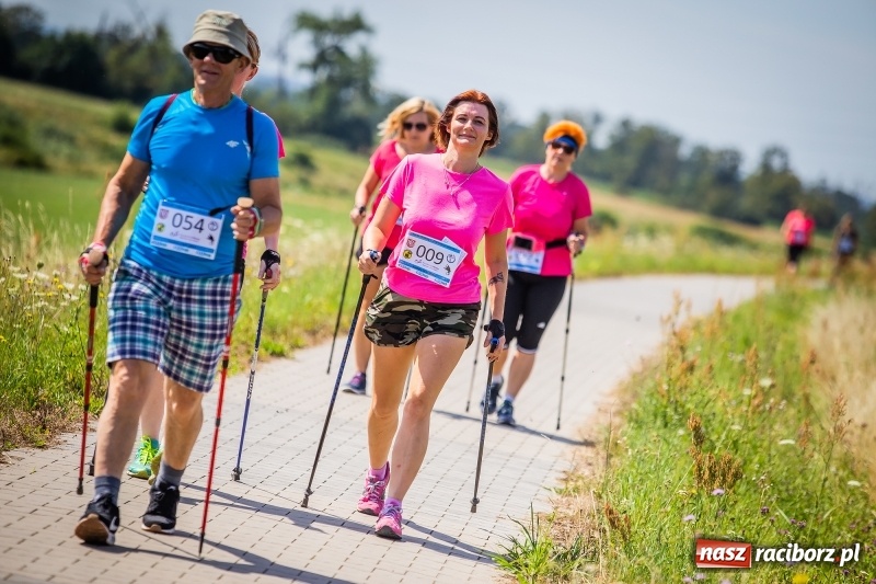 Zdjęcie w galerii na portalu naszraciborz.pl: Nordic Walking koroną wałów w Raciborzu wiadomości z regionu