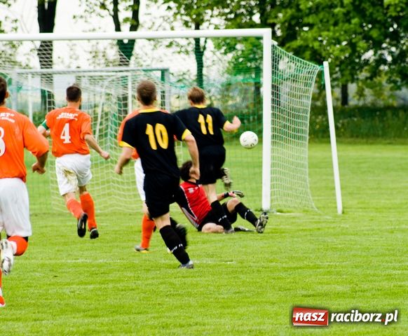 Zdjęcie w galerii na portalu naszraciborz.pl: Pietrowice WIELKIE na kolanach wiadomości z regionu