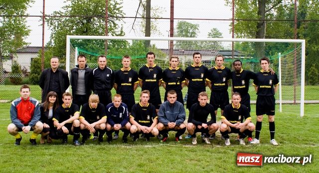 Zdjęcie w galerii na portalu naszraciborz.pl: Pietrowice WIELKIE na kolanach wiadomości z regionu