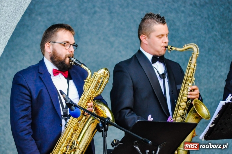 Zdjęcie w galerii na portalu naszraciborz.pl: Letnie muzykowanie z Saksoholikami  wiadomości z regionu