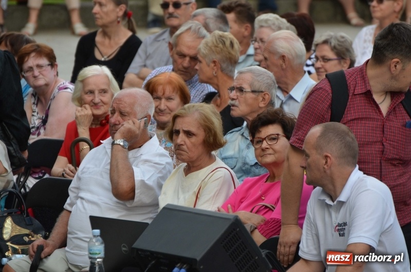 Zdjęcie w galerii na portalu naszraciborz.pl: Letnie muzykowanie z Saksoholikami  wiadomości z regionu
