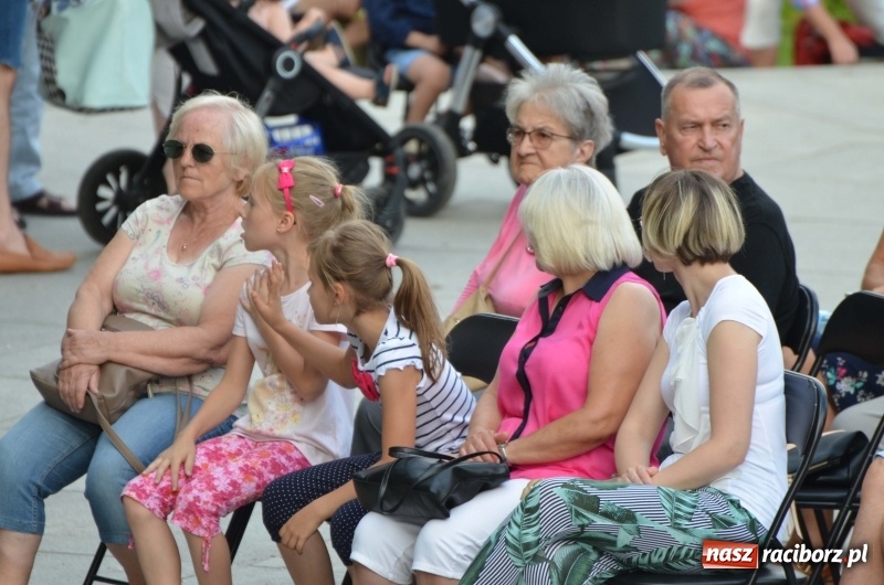 Zdjęcie w galerii na portalu naszraciborz.pl: Letnie muzykowanie z Saksoholikami  wiadomości z regionu