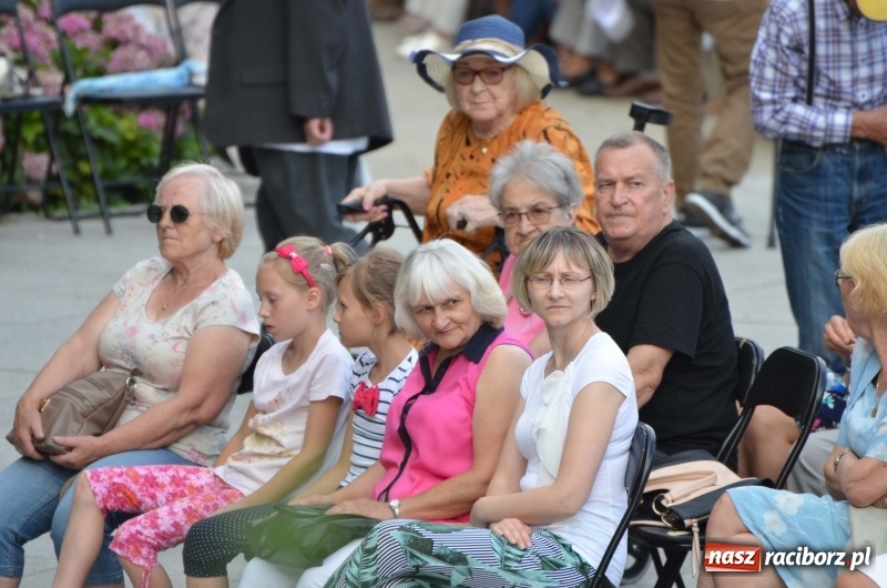 Zdjęcie w galerii na portalu naszraciborz.pl: Letnie muzykowanie z Saksoholikami  wiadomości z regionu