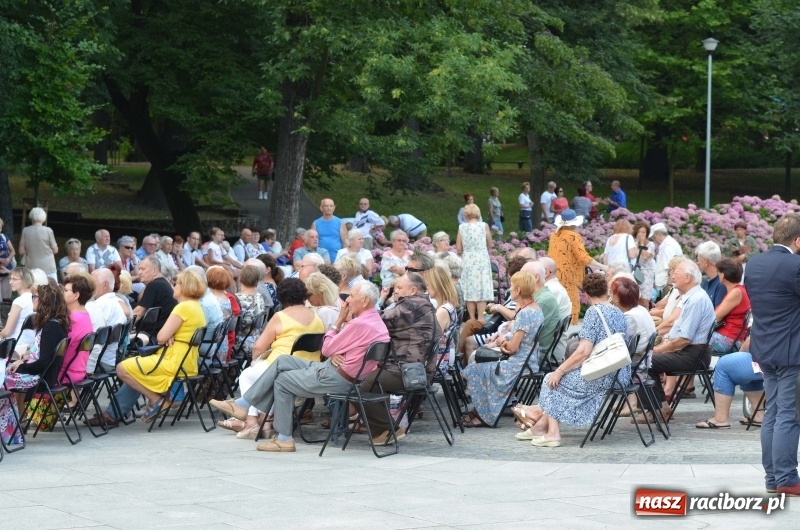 Zdjęcie w galerii na portalu naszraciborz.pl: Letnie muzykowanie z Saksoholikami  wiadomości z regionu