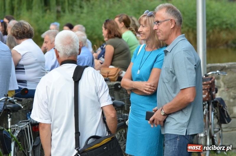 Zdjęcie w galerii na portalu naszraciborz.pl: Letnie muzykowanie z Saksoholikami  wiadomości z regionu