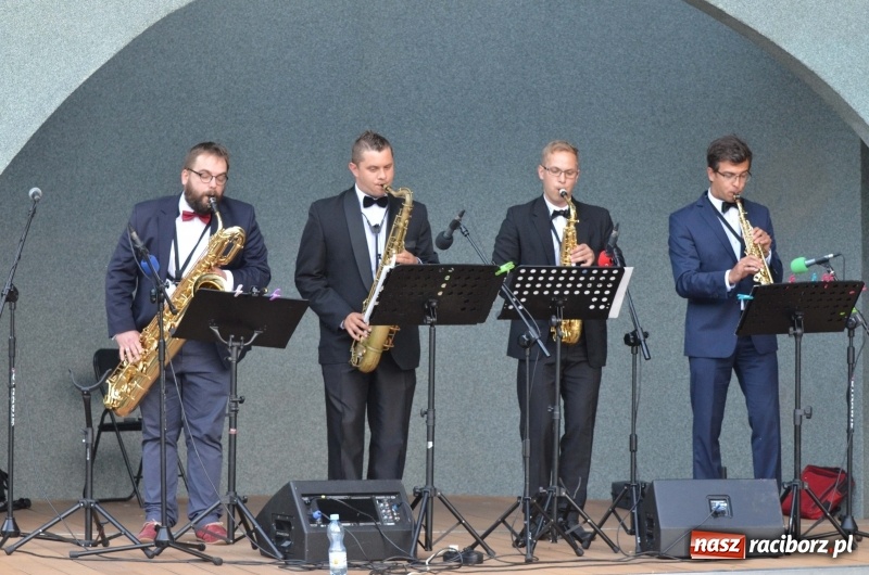 Zdjęcie w galerii na portalu naszraciborz.pl: Letnie muzykowanie z Saksoholikami  wiadomości z regionu