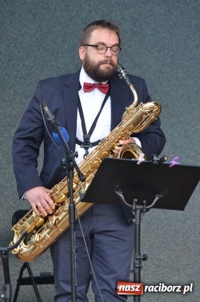 Zdjęcie w galerii na portalu naszraciborz.pl: Letnie muzykowanie z Saksoholikami  wiadomości z regionu