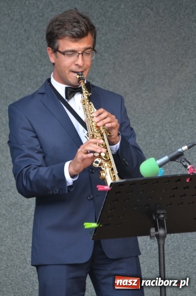 Zdjęcie w galerii na portalu naszraciborz.pl: Letnie muzykowanie z Saksoholikami  wiadomości z regionu