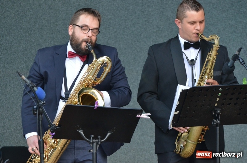 Zdjęcie w galerii na portalu naszraciborz.pl: Letnie muzykowanie z Saksoholikami  wiadomości z regionu