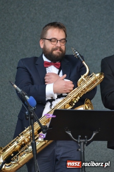 Zdjęcie w galerii na portalu naszraciborz.pl: Letnie muzykowanie z Saksoholikami  wiadomości z regionu