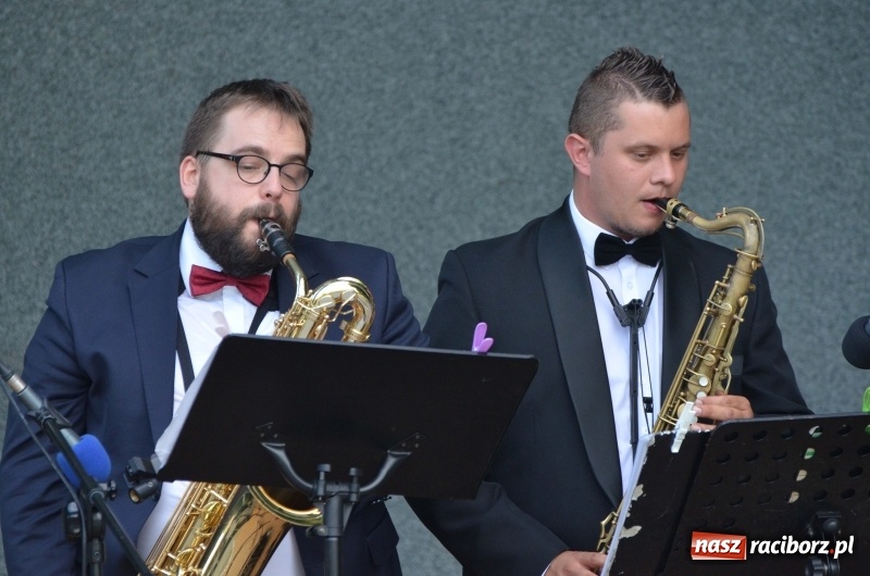 Zdjęcie w galerii na portalu naszraciborz.pl: Letnie muzykowanie z Saksoholikami  wiadomości z regionu