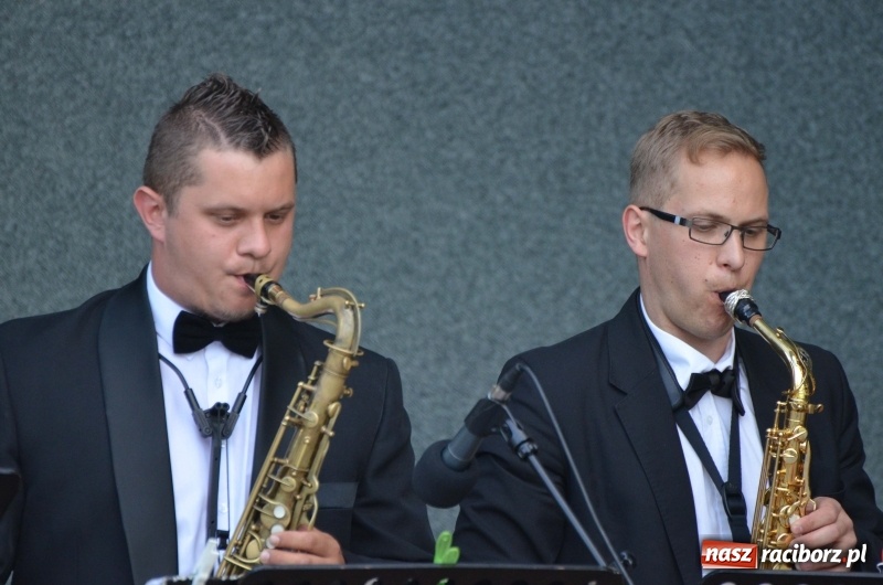 Zdjęcie w galerii na portalu naszraciborz.pl: Letnie muzykowanie z Saksoholikami  wiadomości z regionu