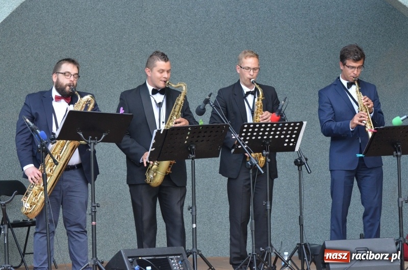 Zdjęcie w galerii na portalu naszraciborz.pl: Letnie muzykowanie z Saksoholikami  wiadomości z regionu