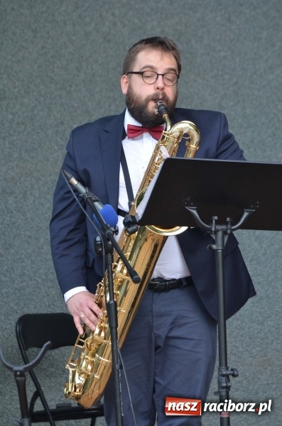 Zdjęcie w galerii na portalu naszraciborz.pl: Letnie muzykowanie z Saksoholikami  wiadomości z regionu