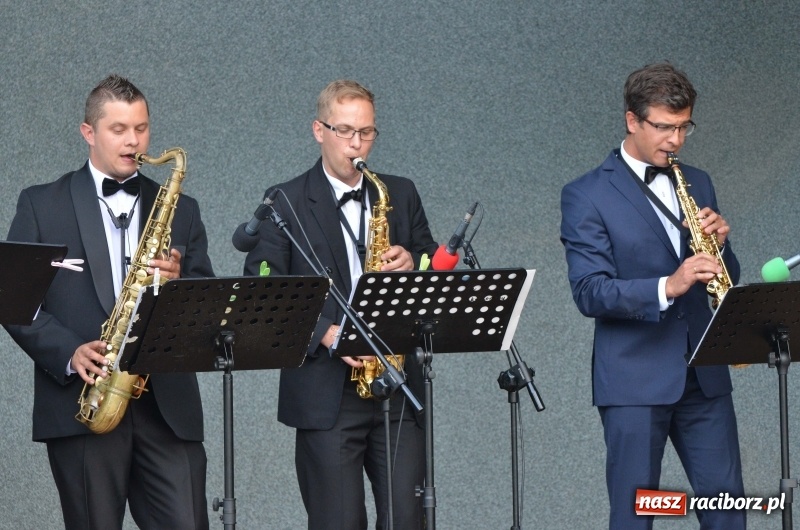 Zdjęcie w galerii na portalu naszraciborz.pl: Letnie muzykowanie z Saksoholikami  wiadomości z regionu