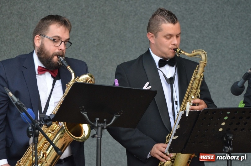 Zdjęcie w galerii na portalu naszraciborz.pl: Letnie muzykowanie z Saksoholikami  wiadomości z regionu