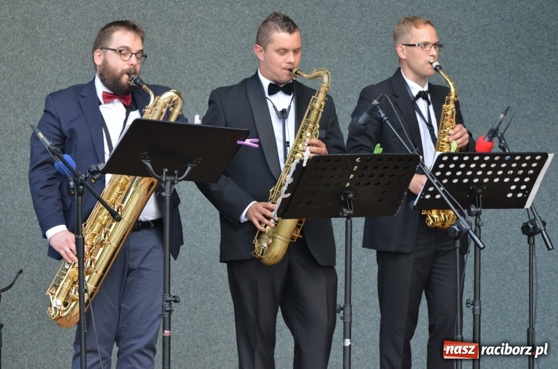 Zdjęcie w galerii na portalu naszraciborz.pl: Letnie muzykowanie z Saksoholikami  wiadomości z regionu