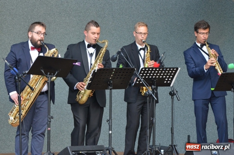 Zdjęcie w galerii na portalu naszraciborz.pl: Letnie muzykowanie z Saksoholikami  wiadomości z regionu