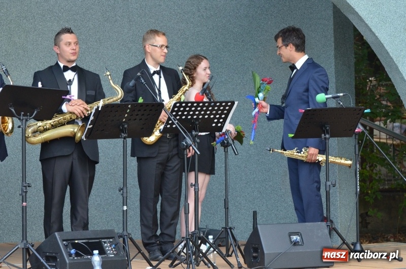 Zdjęcie w galerii na portalu naszraciborz.pl: Letnie muzykowanie z Saksoholikami  wiadomości z regionu