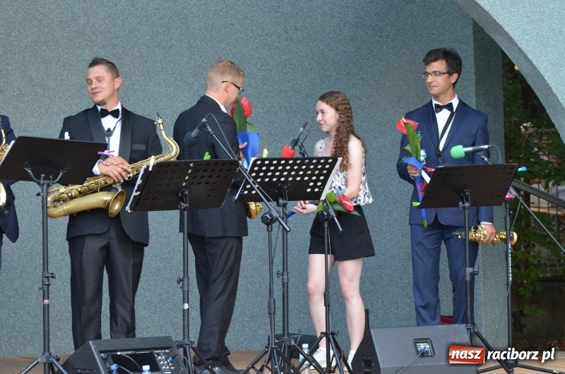 Zdjęcie w galerii na portalu naszraciborz.pl: Letnie muzykowanie z Saksoholikami  wiadomości z regionu