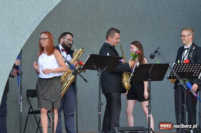 Zdjęcie w galerii na portalu naszraciborz.pl: Letnie muzykowanie z Saksoholikami  wiadomości z regionu