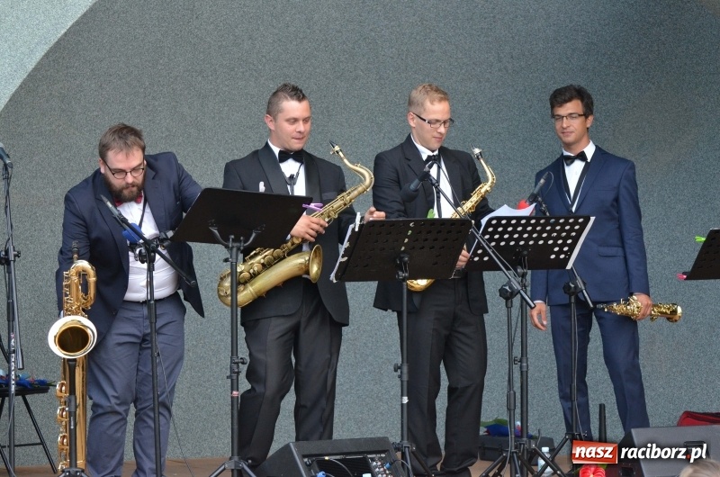 Zdjęcie w galerii na portalu naszraciborz.pl: Letnie muzykowanie z Saksoholikami  wiadomości z regionu