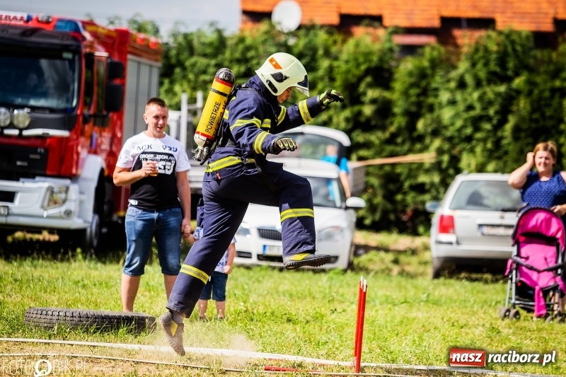 Zdjęcie w galerii na portalu naszraciborz.pl: Żelazny jak strażak. Mordercze zawody w Krzanowicach  wiadomości z regionu