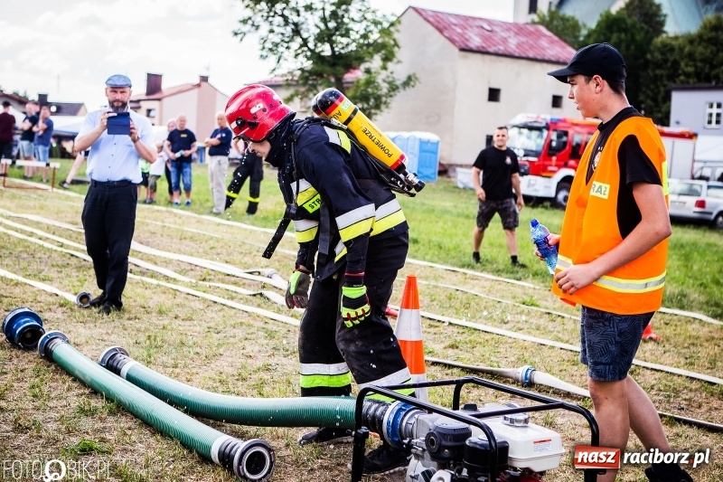 Zdjęcie w galerii na portalu naszraciborz.pl: Żelazny jak strażak. Mordercze zawody w Krzanowicach  wiadomości z regionu