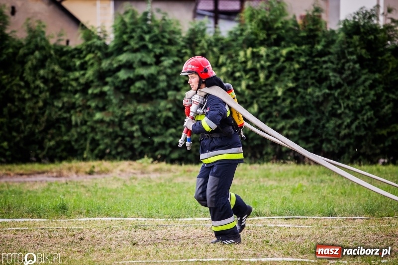 Zdjęcie w galerii na portalu naszraciborz.pl: Żelazny jak strażak. Mordercze zawody w Krzanowicach  wiadomości z regionu