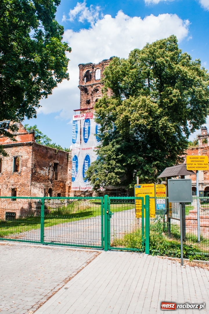 Zdjęcie w galerii na portalu naszraciborz.pl: Trwają prace przy częściowej odbudowie zamku w Tworkowie wiadomości z regionu