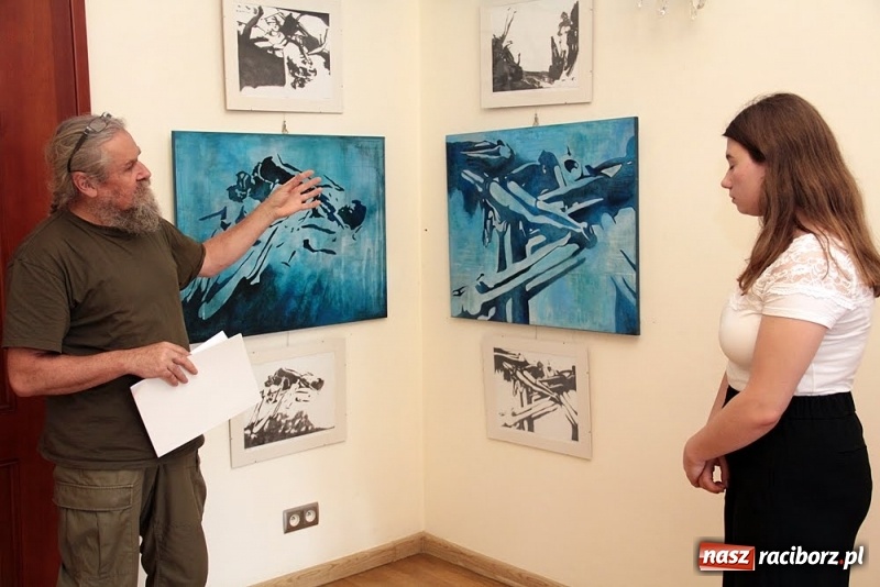 Zdjęcie w galerii na portalu naszraciborz.pl: DYPLOMY 2018 - wernisaż wystawy prac dyplomowych absolwentów PWSZ  wiadomości z regionu