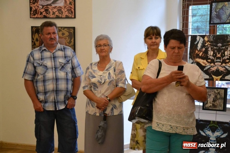 Zdjęcie w galerii na portalu naszraciborz.pl: DYPLOMY 2018 - wernisaż wystawy prac dyplomowych absolwentów PWSZ  wiadomości z regionu