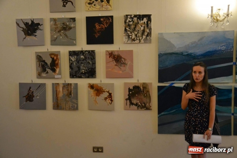Zdjęcie w galerii na portalu naszraciborz.pl: DYPLOMY 2018 - wernisaż wystawy prac dyplomowych absolwentów PWSZ  wiadomości z regionu