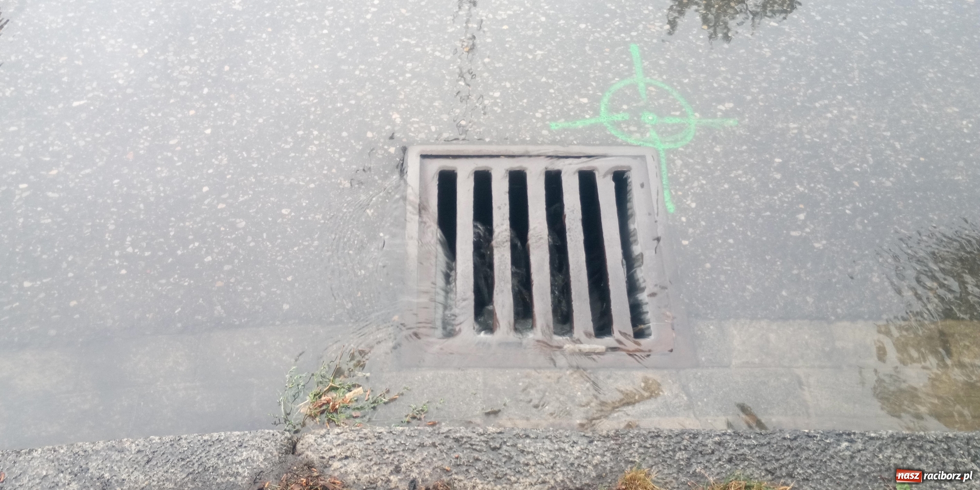 Zdjęcie w galerii na portalu naszraciborz.pl: Awaria wodociągowa przy Słowackiego wiadomości z regionu