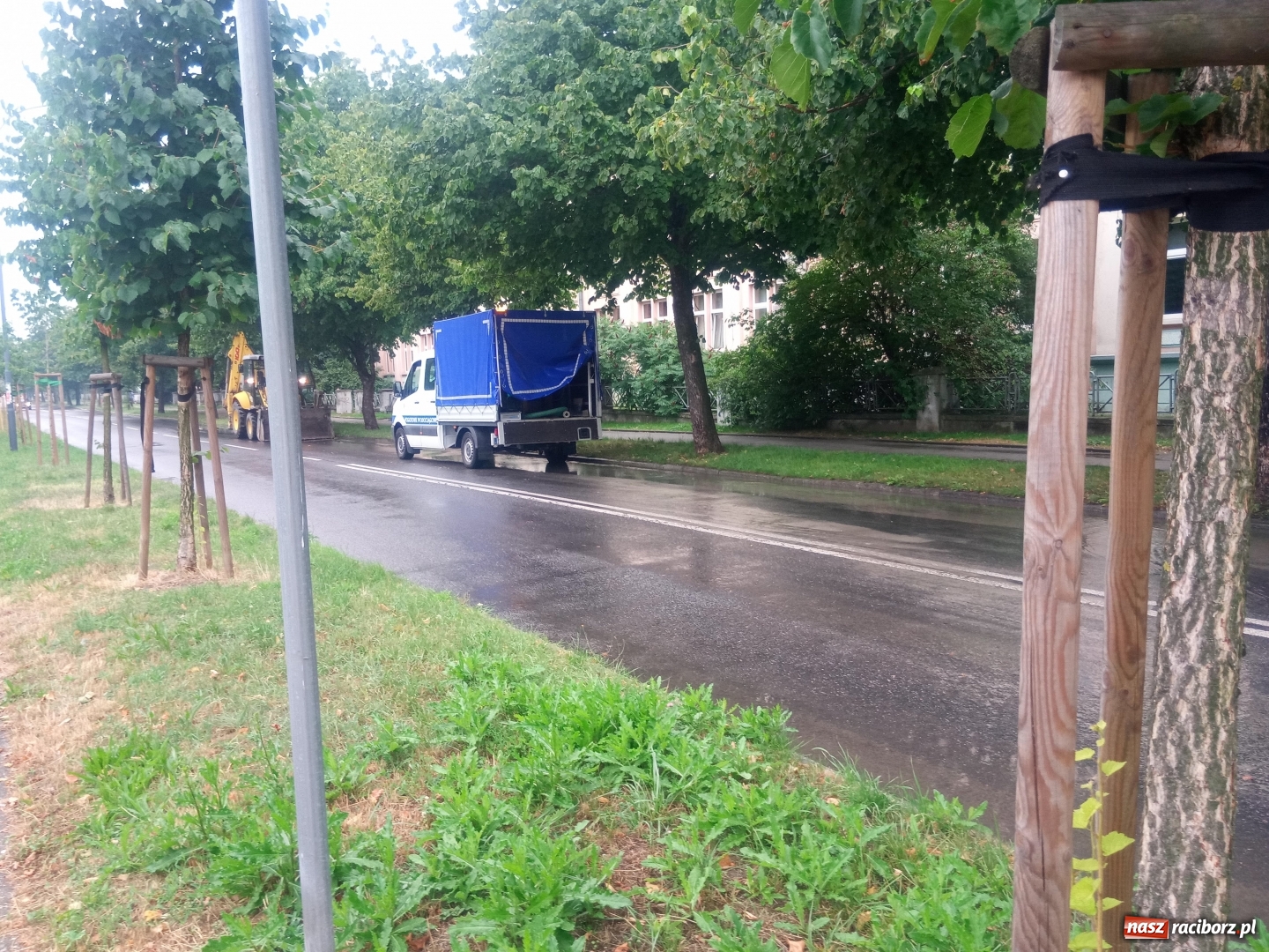 Zdjęcie w galerii na portalu naszraciborz.pl: Awaria wodociągowa przy Słowackiego wiadomości z regionu