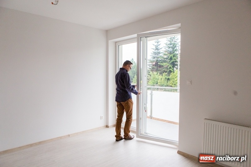 Zdjęcie w galerii na portalu naszraciborz.pl: Miasto oddało kolejnych dwadzieścia nowych mieszkań na Ostrogu  wiadomości z regionu