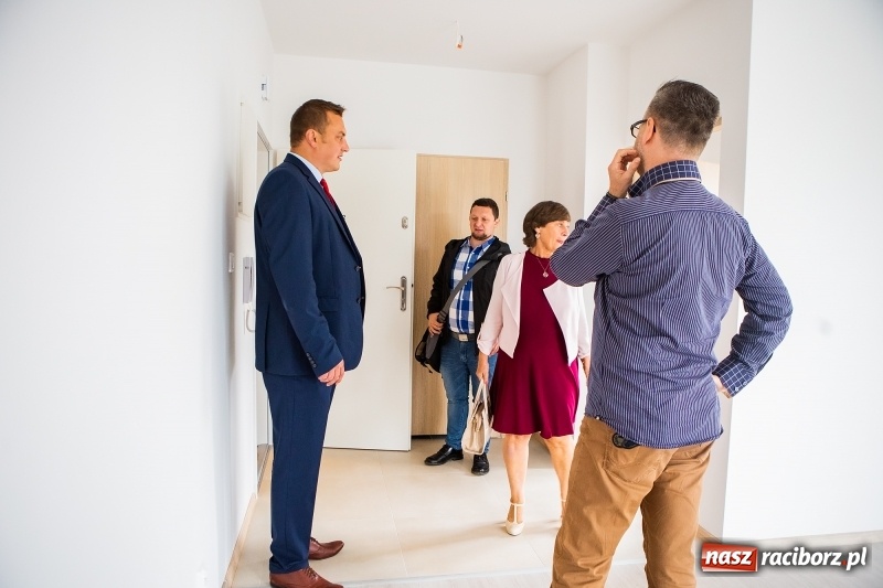 Zdjęcie w galerii na portalu naszraciborz.pl: Miasto oddało kolejnych dwadzieścia nowych mieszkań na Ostrogu  wiadomości z regionu