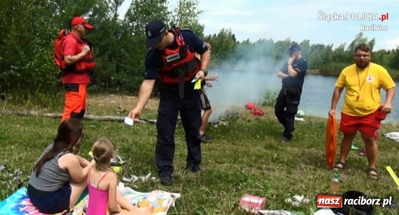 Zdjęcie w galerii na portalu naszraciborz.pl: Kuźniańscy policjanci i WOPR dbają o bezpieczeństwo nad wodą wiadomości z regionu