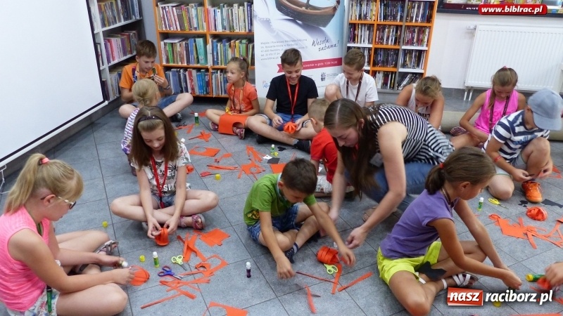 Zdjęcie w galerii na portalu naszraciborz.pl: Uczestnicy Lata z biblioteką nie mogą narzekać na nudę wiadomości z regionu