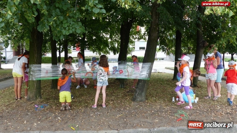 Zdjęcie w galerii na portalu naszraciborz.pl: Uczestnicy Lata z biblioteką nie mogą narzekać na nudę wiadomości z regionu