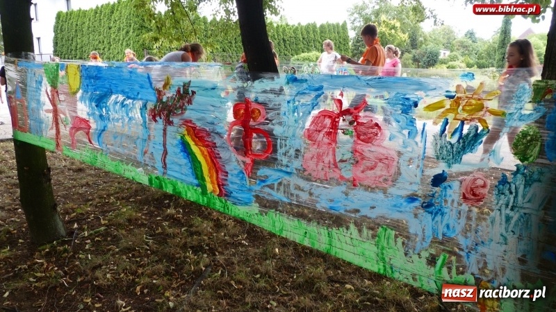 Zdjęcie w galerii na portalu naszraciborz.pl: Uczestnicy Lata z biblioteką nie mogą narzekać na nudę wiadomości z regionu